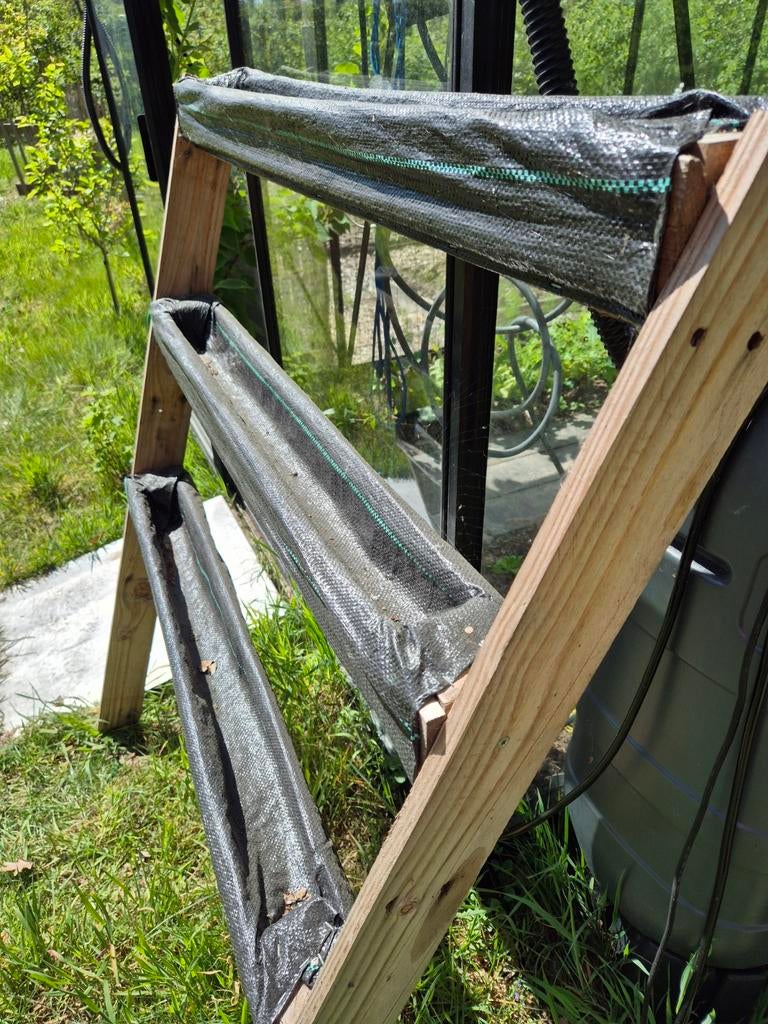 GRATIS Houten plantenrek met 3 niveaus voor tuin of kas, Tuin en Terras, Ophalen, Gebruikt, Balkon, 60 cm of meer