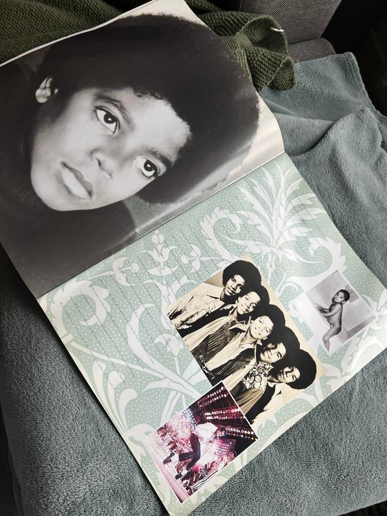 Michael jackson history world tour boek, Verzamelen, Muziek, Artiesten en Beroemdheden, Ophalen of Verzenden, Boek, Tijdschrift of Artikel