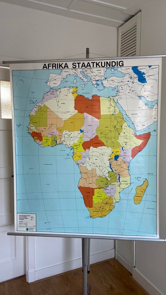 Grote schoolkaart Afrika Staatkundig, Antiek en Kunst, Antiek | Schoolplaten, Ophalen of Verzenden, Aardrijkskunde