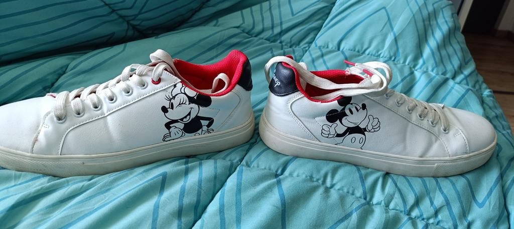Leuke sneakers met Mickey & Minnie Mouse - Maat 39, Kleding | Dames, Wit, Ophalen of Verzenden, Sneakers of Gympen, Onbekend