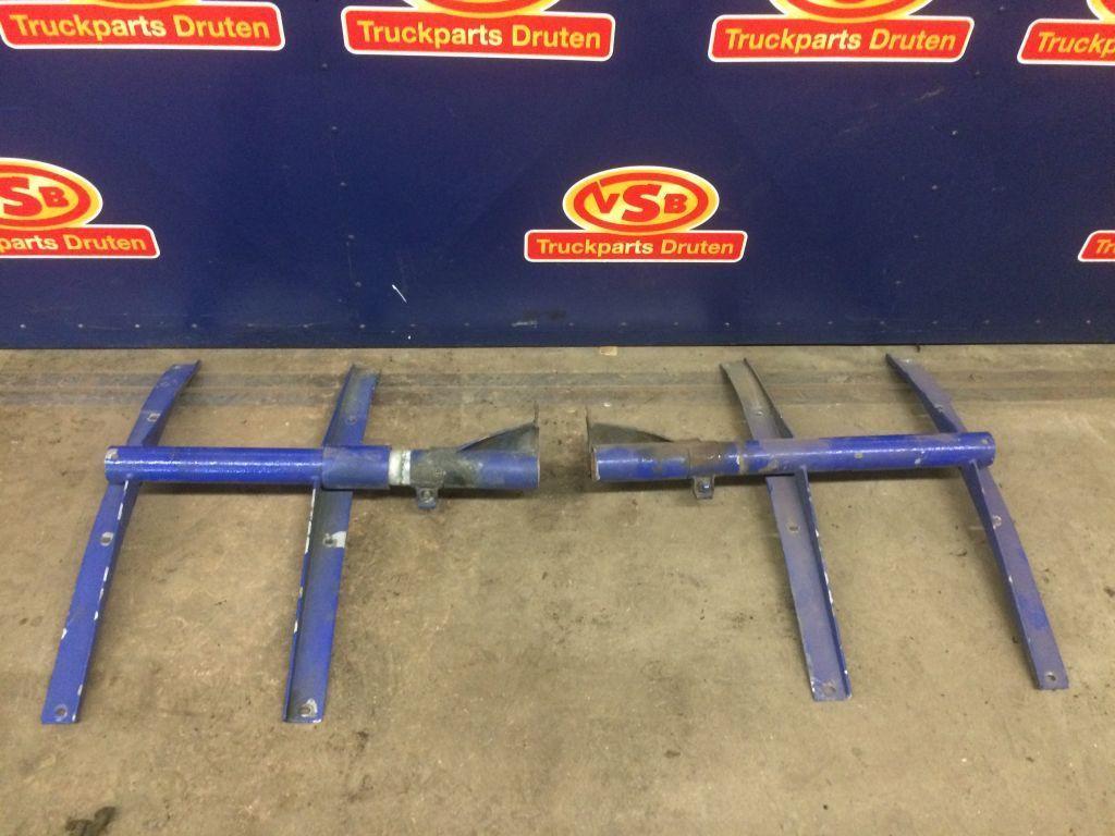 Scania Spatbord steunen 3 serie 143, Gebruikt, Scania, Ophanging en Onderstel