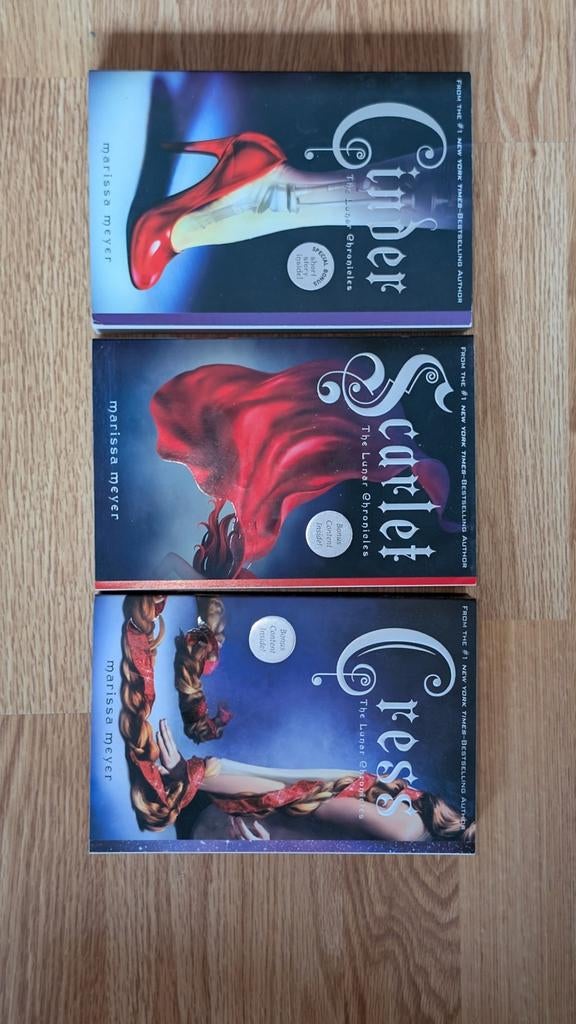 The Lunar Chronicles. 3 delen, Boeken, Fantasy, Gelezen, Verzenden
