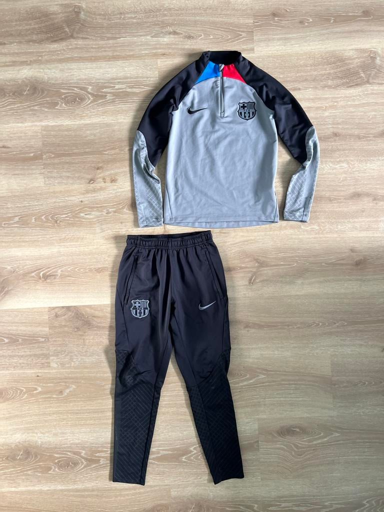 FC Barcelona Nike trainingspak 22/23 Maat 128-137, Gebruikt, Jongen of Meisje, Sport- of Zwemkleding, Ophalen of Verzenden