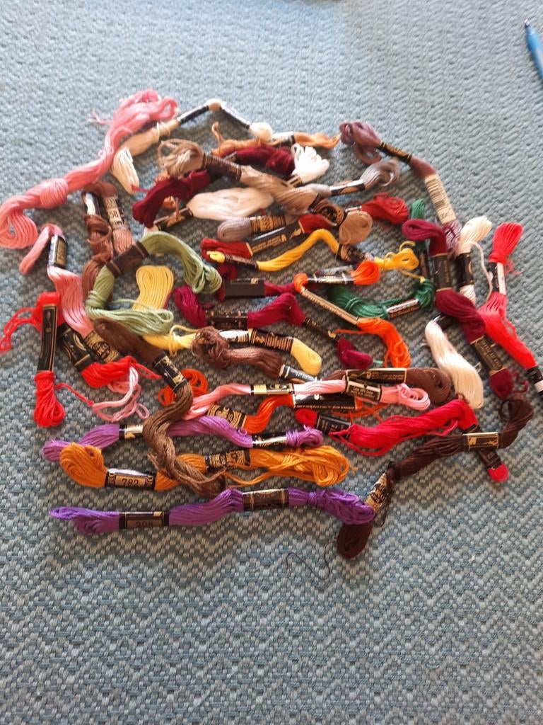 Restanten borduurgaren - Diverse kleuren en merken, Ophalen of Verzenden, Gebruikt, Handborduren, Borduurgaren of Zijde