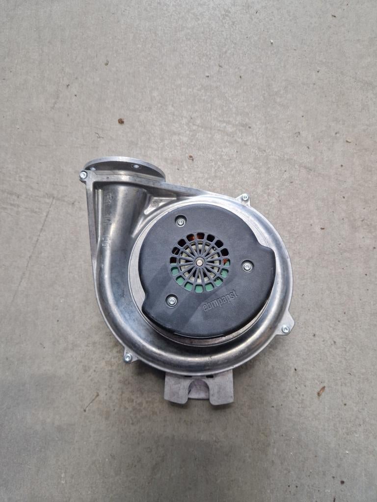 Ventilator Intergas Xtreme, Doe-het-zelf en Verbouw, Gebruikt, Minder dan 30 cm, Cv-ketel of Combi-ketel, Minder dan 60 cm