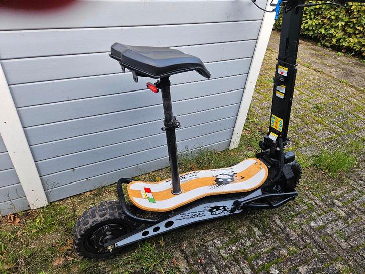 Velocifero Mini MAD elektrische step fatbike bijna NIEUW, Fietsen en Brommers, Steps, Nieuw, Elektrische step (E-scooter), Ophalen of Verzenden