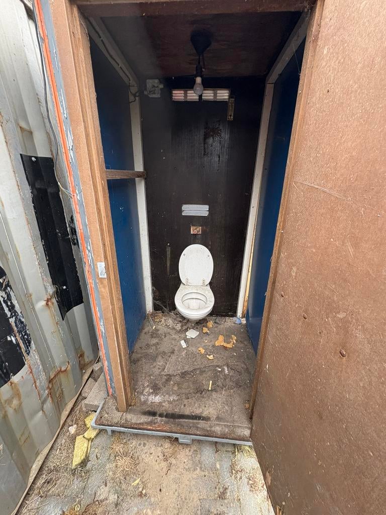 Toilet hok, Ophalen, Toilet