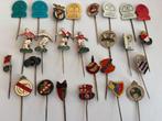 * 26 Voetbal Pins/Speldjes Eredivisie 1965-1975, Ophalen of Verzenden, Gebruikt, Sport, Speldje of Pin