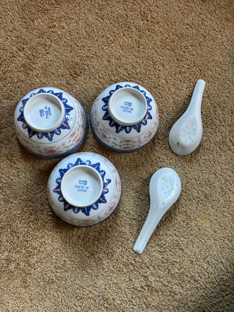 Set van 3 Chinese rijstkommen met 2 lepels, Keramiek, Ophalen of Verzenden, Zo goed als nieuw, Kom(men)