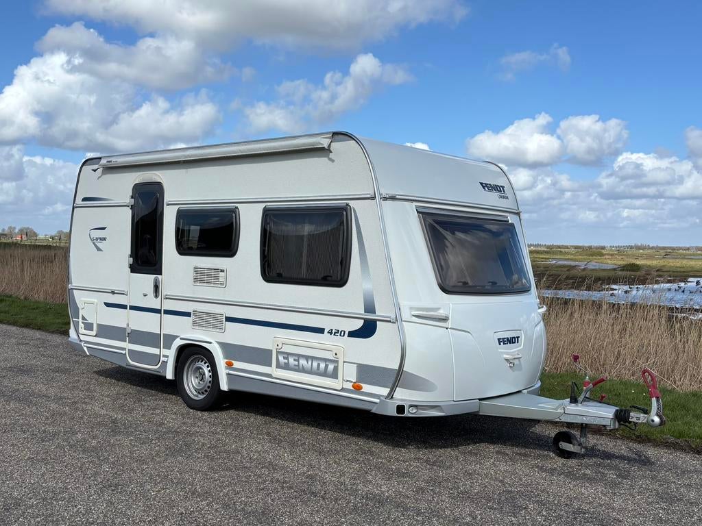 Fendt saphir 420 uit 2010: topcaravan!, Caravans en Kamperen, Caravans, Disselslot, Treinzit, Particulier, Fendt