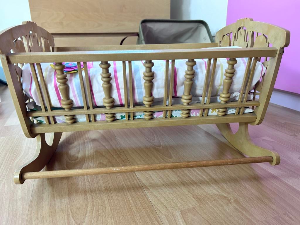 Poppen bedje / ledikantje, Kinderen en Baby's, Babywiegjes en Ledikanten, Ophalen, Zo goed als nieuw, Ledikant