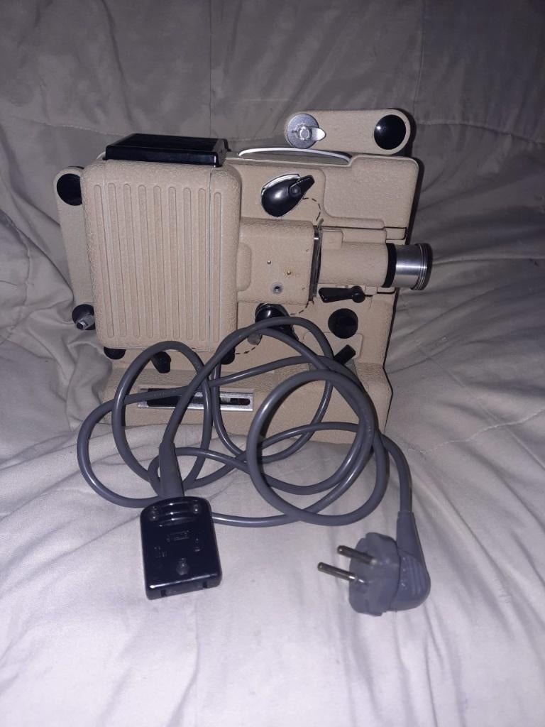 Eumig Novo P8 Automatic Film projector in Doos en Instructie, Ophalen, 1960 tot 1980, Projector