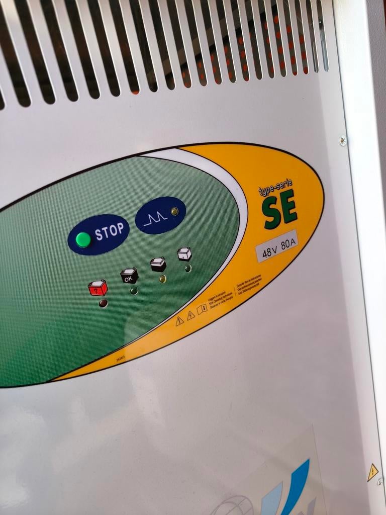 R&W Traktiebatterijen Industriële Batterijlader SE 48V 80A, Ophalen of Verzenden