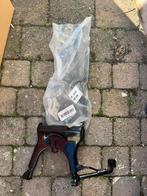 Peugeot Kisbee standaard en windscherm houders, Fietsen en Brommers, Brommeronderdelen | Scooters, Ophalen of Verzenden, Nieuw