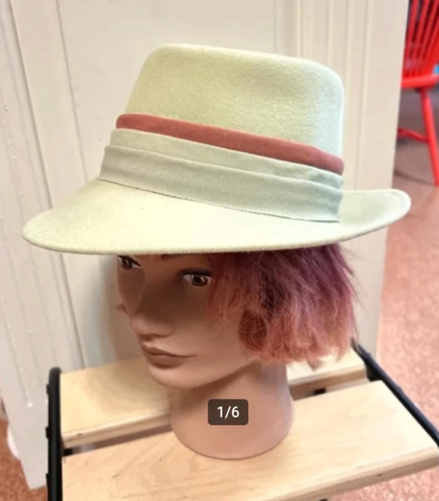 Lichtgroen dames hoedje, 55 cm (S, 6⅞ inch) of minder, Hoed, Ophalen of Verzenden, Seeberger