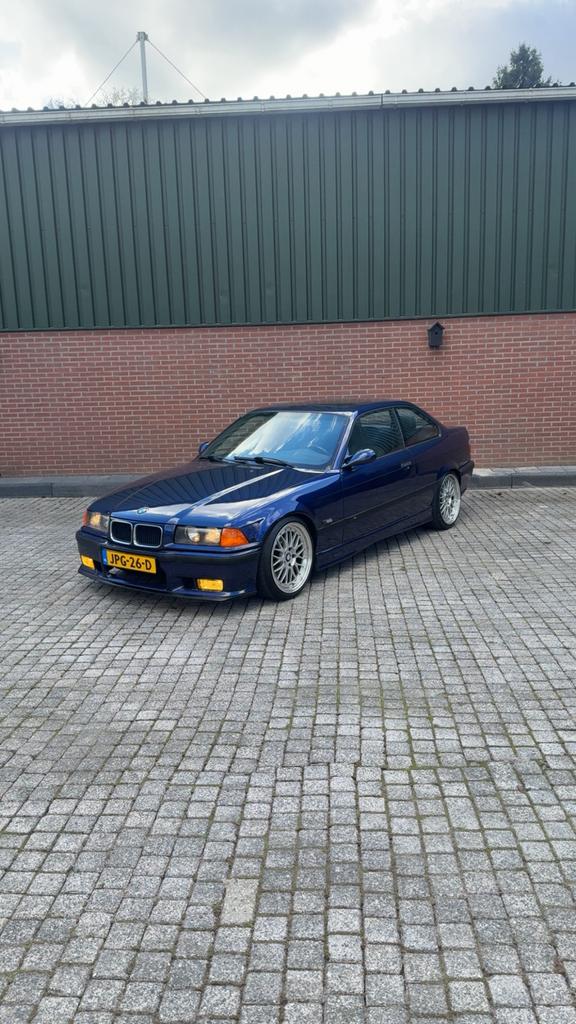 BMW e36 320i 1996 (orgM)(sper)(KONI), Auto's, BMW, Achterwielaandrijving, Blauw, Handgeschakeld, Particulier