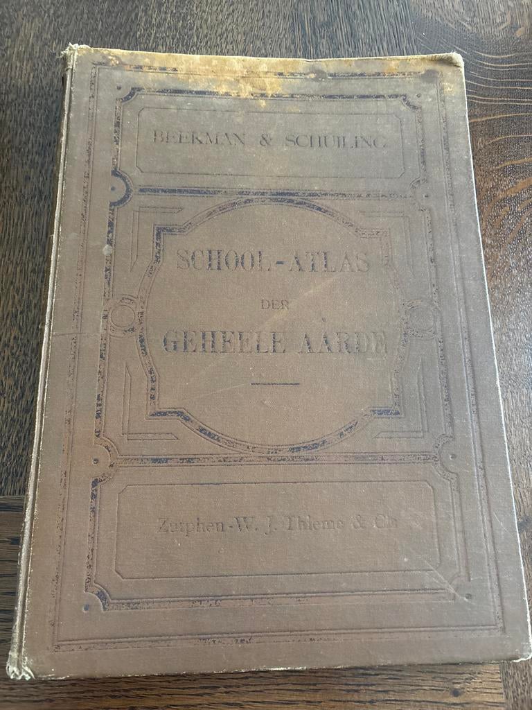Schoolatlas der Geheele Aarde - Beekman & Schuiling, Boeken, Gelezen, Overige atlassen, Ophalen of Verzenden, 1800 tot 2000