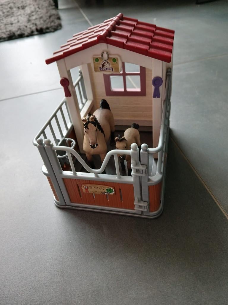 Schleich Paardenbox met paard+veulen, Ophalen, Zo goed als nieuw
