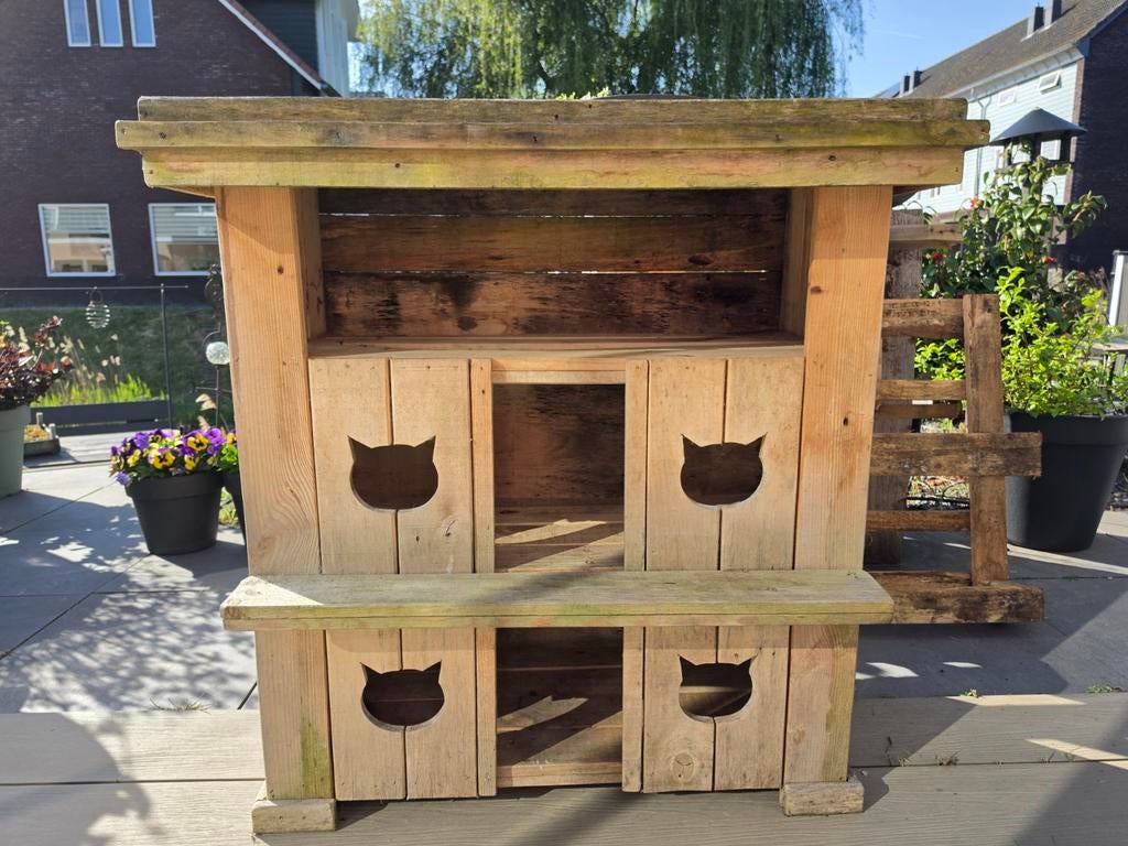 Mooi houten kattenhotel / kattenhuis, Ophalen