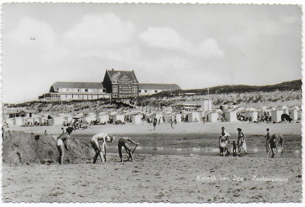 Katwijk aan Zee Zeehospitium Ongelopen Ansichtkaart B6812, Verzamelen, Ophalen of Verzenden, 1940 tot 1960, Ongelopen, Zuid-Holland