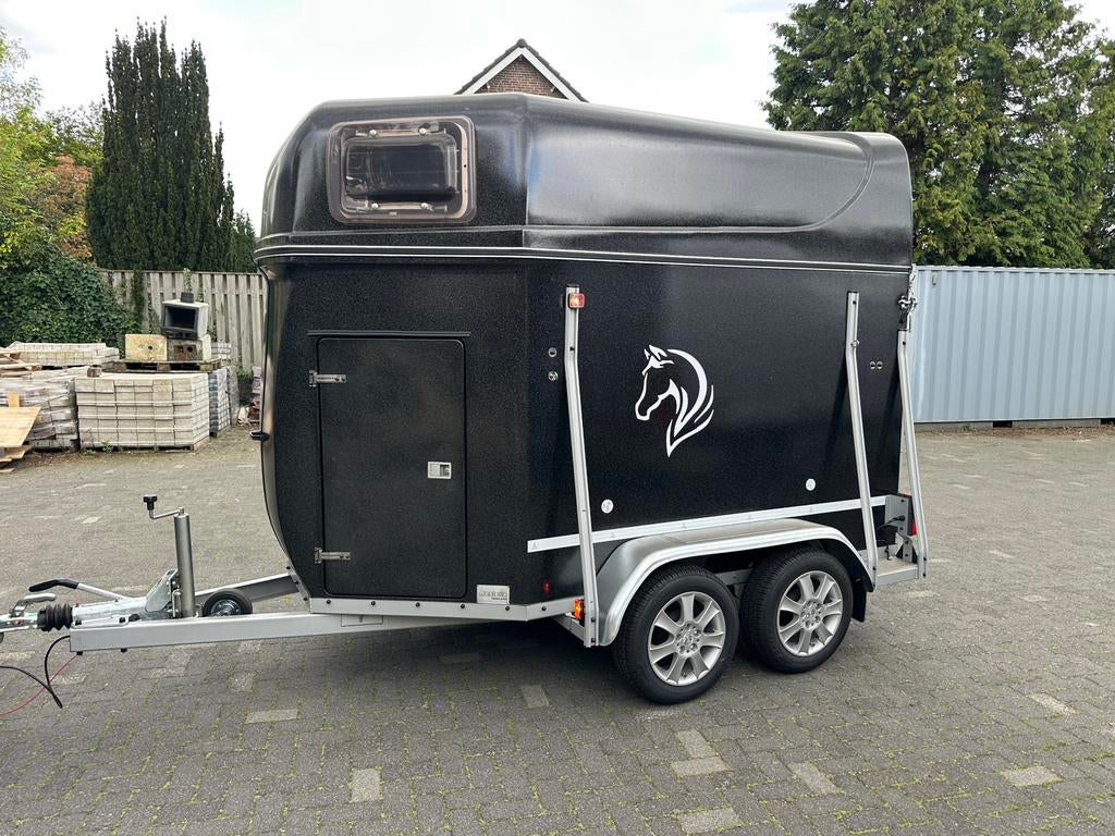 Gerenoveerd 2-paards paardentrailer met zadelkamer Polyester, Dieren en Toebehoren, Paarden en Pony's | Trailers en Aanhangwagens