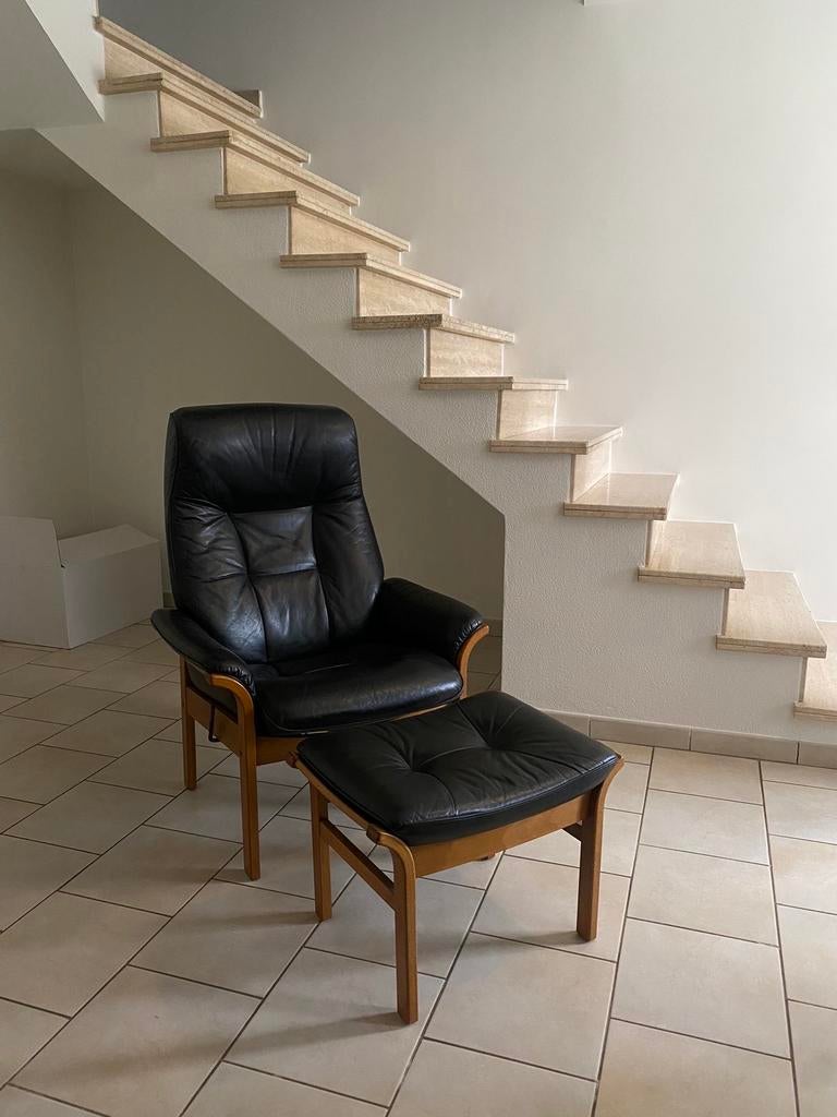 Göte Möbler - Leren fauteuil met verstelbare leuning, Huis en Inrichting, Fauteuils, Ophalen, Zo goed als nieuw
