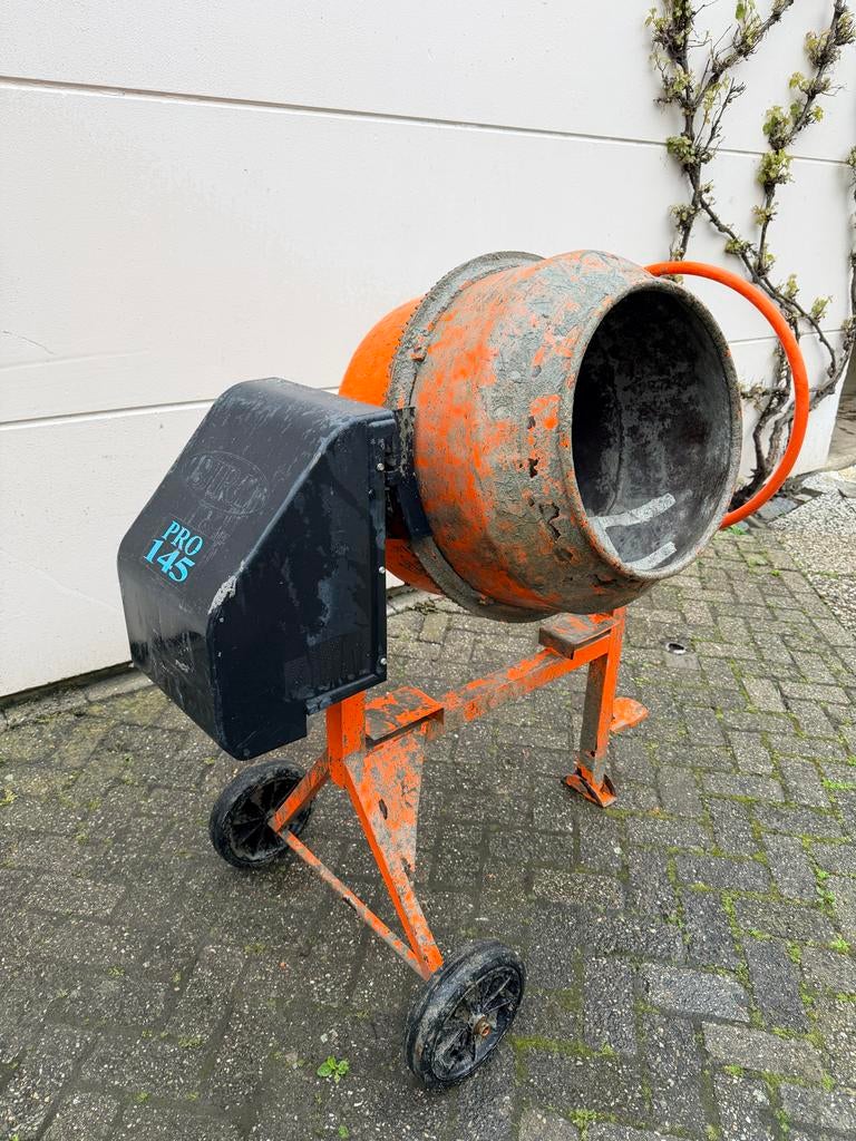 Betonmolen PRO 145 - Gebruikt maar functioneel, Doe-het-zelf en Verbouw, Ophalen of Verzenden, Gebruikt