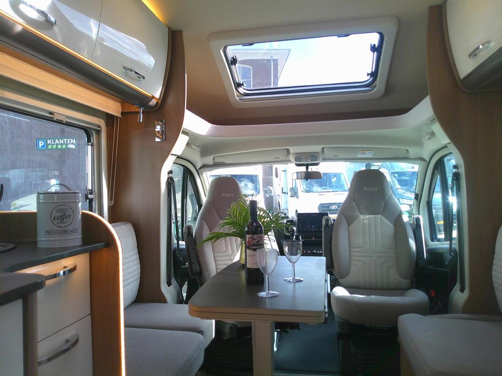 Bürstner Harmony 727 9-traps automaat, Caravans en Kamperen, Automaat, Luifel, Ringverwarming, Fiat