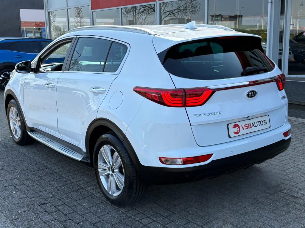 Kia SPORTAGE 1.6 GDI 132PK DESIGN EDITION LEER NAVI CAMERA W, Gebruikt, 4 cilinders, Met garantie (alle), Handgeschakeld