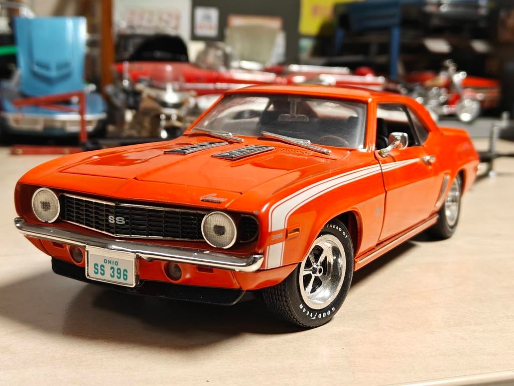 Chevrolet Camaro SS Chevy 1:18 ERTL American muscle, Ophalen, Gebruikt, ERTL