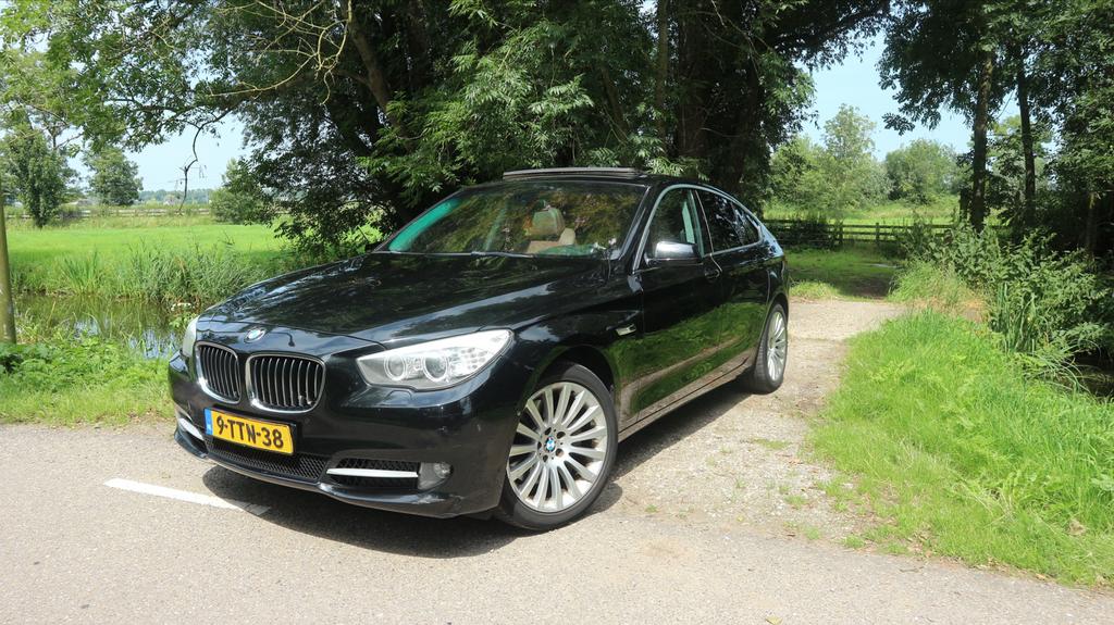 BMW 5-Serie GT 3.0 youngtimer 535I AUT 2009 Zwart (export), Auto's, BMW, Automaat, Achterwielaandrijving, Zwart, 11 km/l