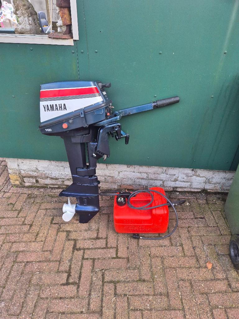 8 pk yamaha kortstaart op knuppel met tank 12l, Ophalen, Gebruikt, 5 tot 10 pk, Buitenboordmotor