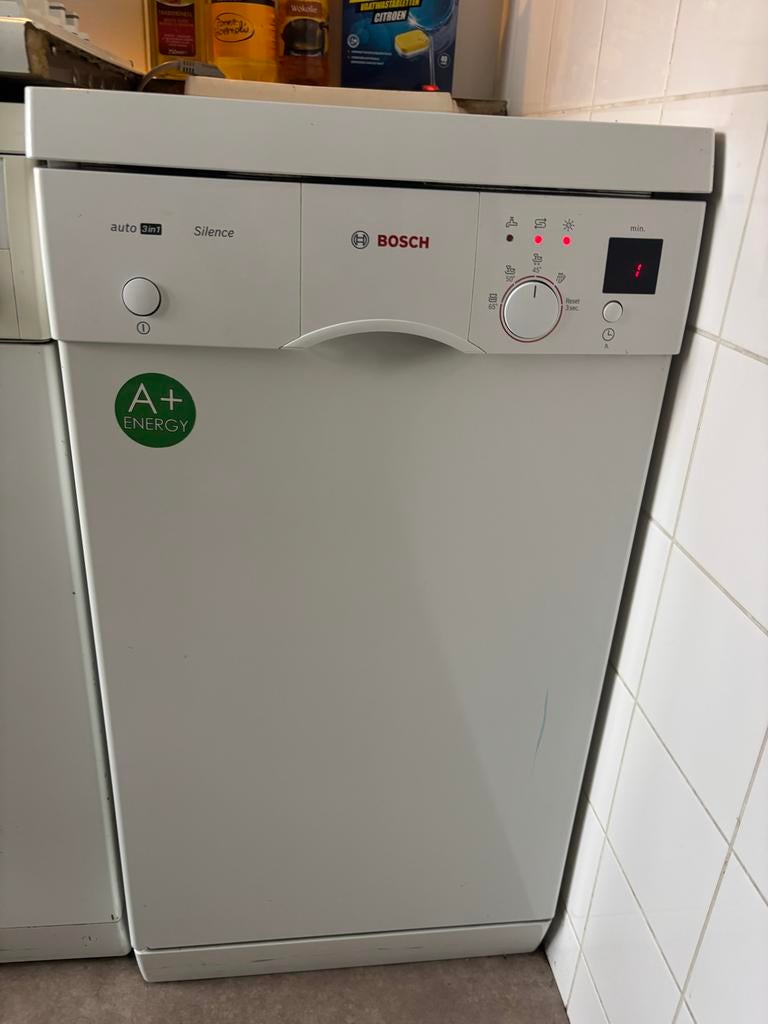 Smalle Bosch vaatwasser - 45cm breed, energiezuinig, Witgoed en Apparatuur, Vaatwasmachines, Gebruikt, Ophalen of Verzenden, Energieklasse A of zuiniger
