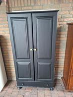 Opbergkast of schuurkast met planken, Ophalen