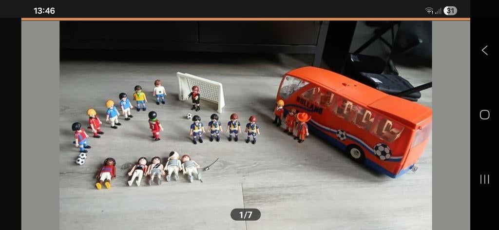 Playmobil voetbalteam met bus en accessoires, Ophalen of Verzenden, Jongen of Meisje