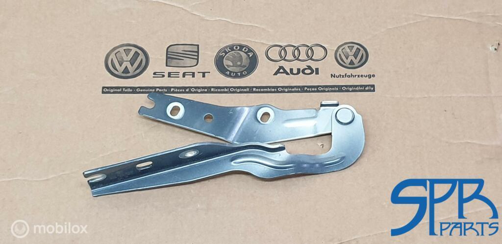 GOLF 7 LB7W RECHTS Motorkapscharnier SCHARNIER RE 5G0823302B, Gebruikt, Volkswagen, Ophalen of Verzenden, Volkswagen