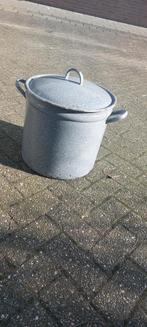 Oude wastobbe ,leuk voor plantenbak, Ophalen