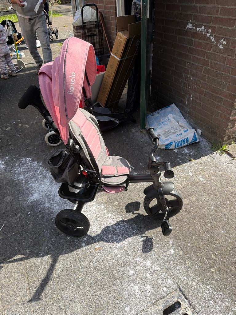 Lionelo driewieler met duwstang en verstelbare zitting, Ophalen of Verzenden, Zo goed als nieuw, Duwstang