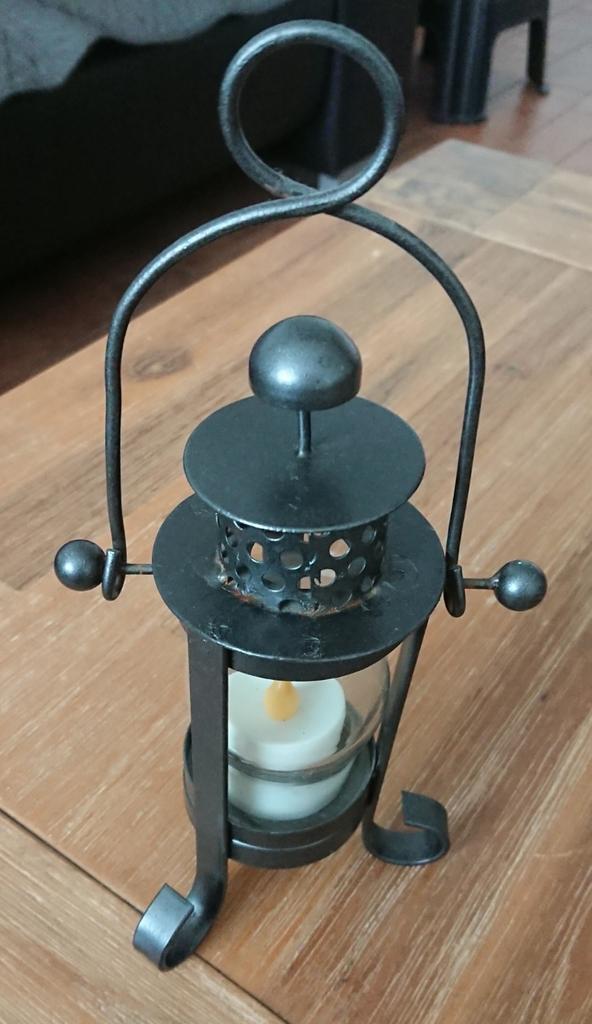 Vintage Zwarte Kandelaar / Lantaarn met Glazen Houder, Antiek en Kunst, Antiek | Kandelaars, Ophalen of Verzenden, Overige materialen