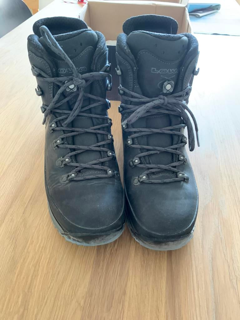 Lowa bergschoenen maat 40, Ophalen of Verzenden, Zo goed als nieuw, Schoenen