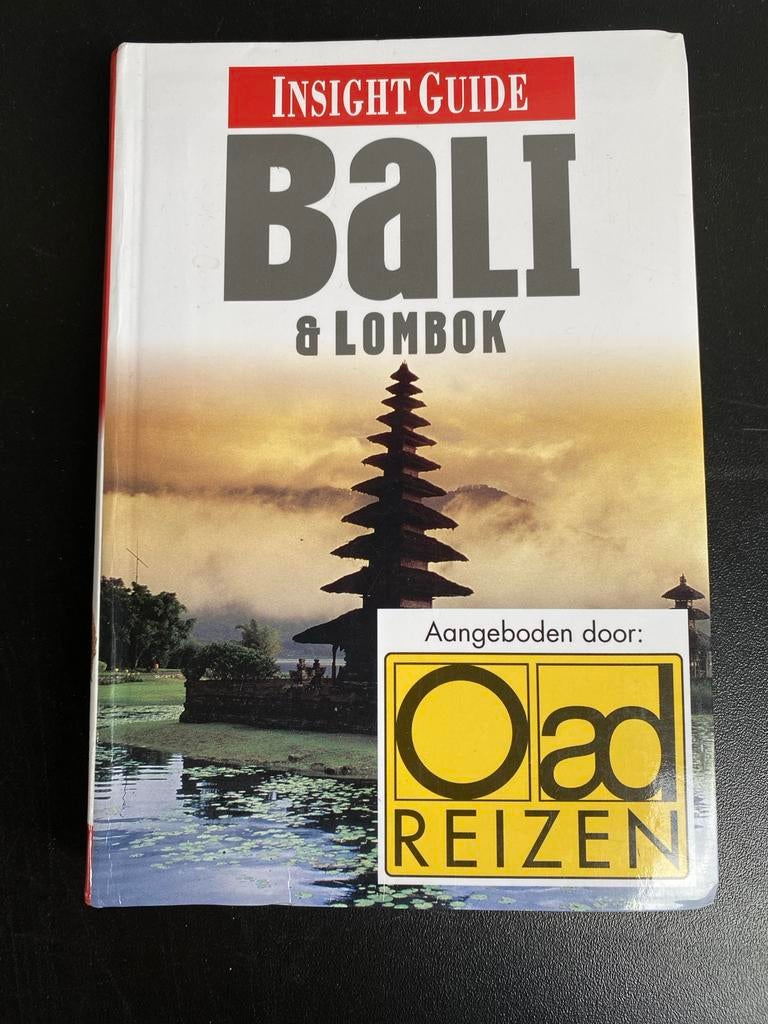 Insight Guide Bali & Lombok reisgids, Ophalen of Verzenden, Reisgids of -boek, Azië, Gelezen