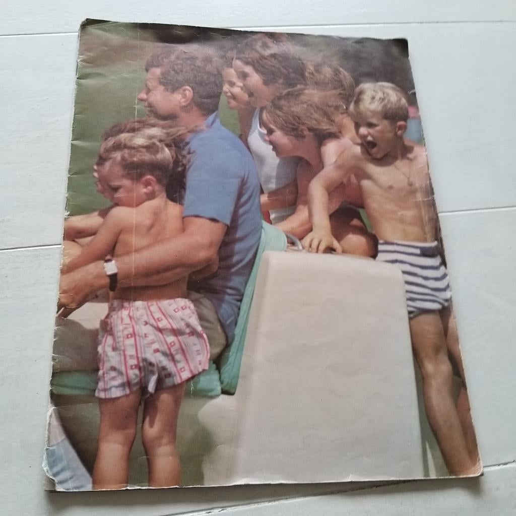Magazine USA Kennedy and his family in pictures 1963, Ophalen of Verzenden, 1960 tot 1980, Buitenland, Tijdschrift