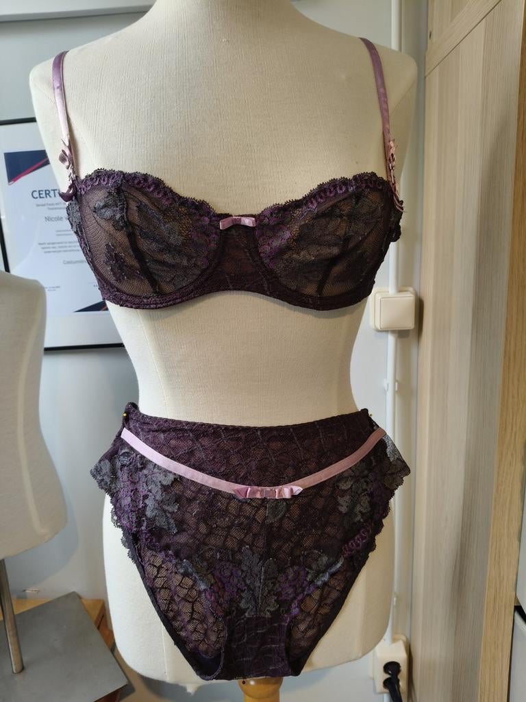 Aubade lingerie set diep paars maat 75B en s broekje, Ophalen of Verzenden