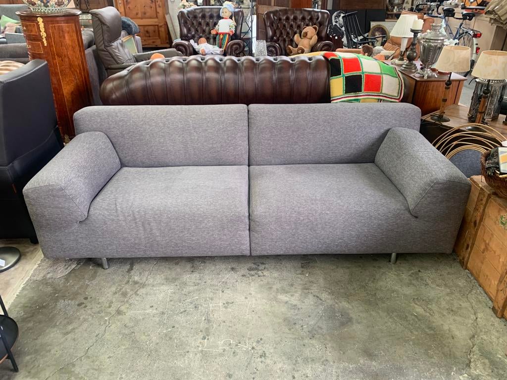 Bank Origineel Danca design grijs stoffen drie zit bank., Huis en Inrichting, Banken | Bankstellen, Ophalen of Verzenden, 75 tot 100 cm