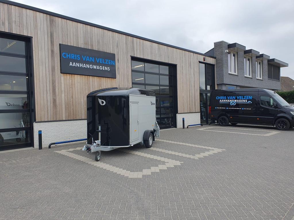 Debon Roadster 300 gesloten aanhangwagen, Nieuw