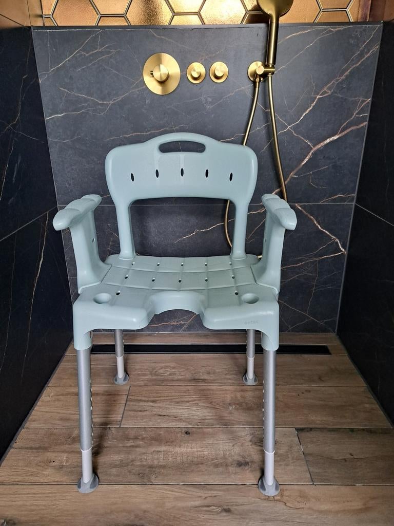 Nette Etac douchestoel, Diversen, Verpleegmiddelen, Ophalen