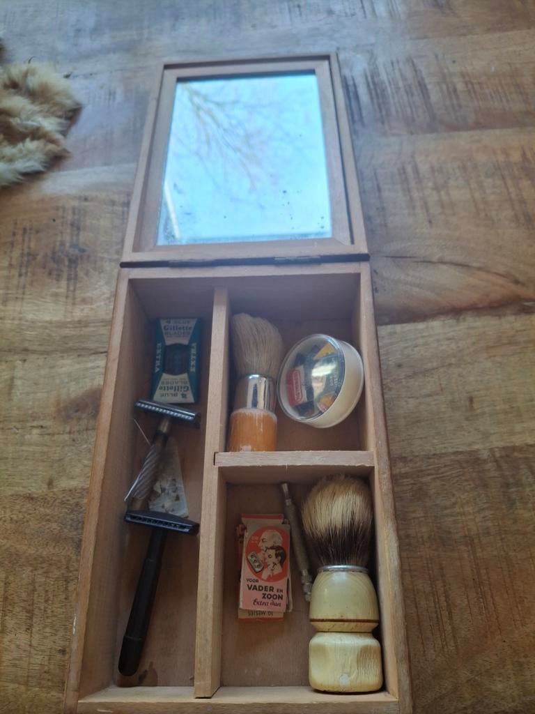 Vintage Scheerdoos met Spiegel en Scheerbenodigdheden, Ophalen of Verzenden