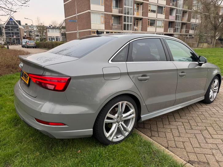 Audi A3 35 Tfsi 150pk S Tronic 2019 Grijs, Auto's, Audi, Particulier, A3, Benzine, Sedan, Automaat, Origineel Nederlands, Zilver of Grijs