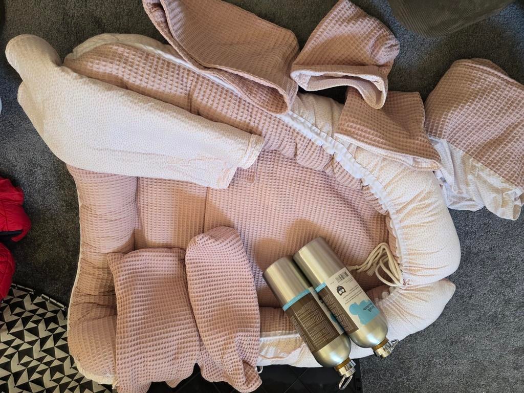 Compleet baby nestje +2 kruiken, Ophalen of Verzenden, Zo goed als nieuw