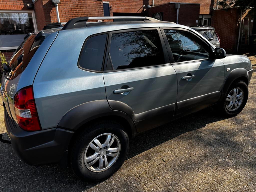 Hyundai Tucson 2.0 I 2WD 2006 Grijs, Stof, Zwart, 4 cilinders, Origineel Nederlands